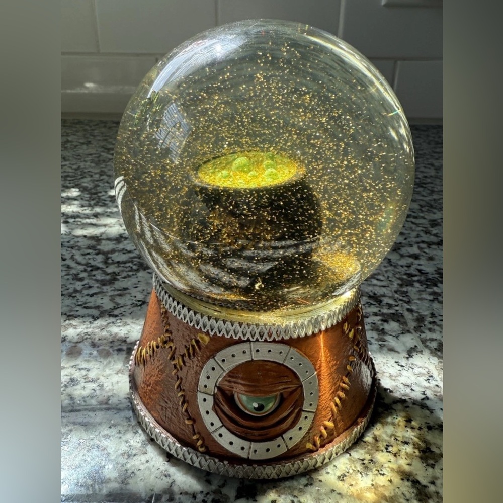Hocus Pocus Snow Globe